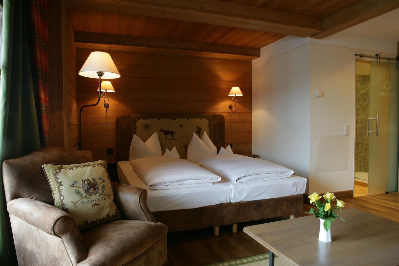 Hotel Gasthof Alte Post Holzkirchen الغرفة الصورة